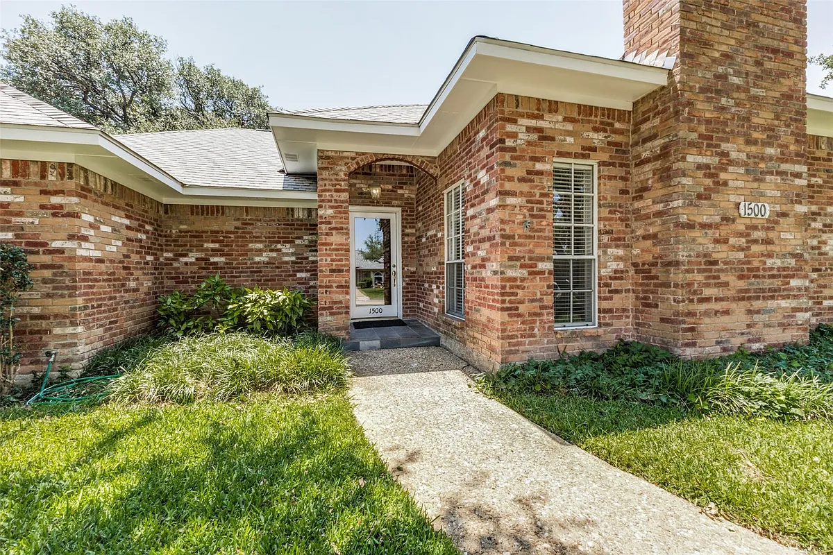 Building Photo - 1500 Stonecrest Dr