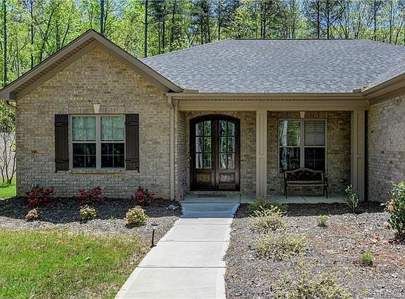 4th image of 7359 Bay Cove Ct