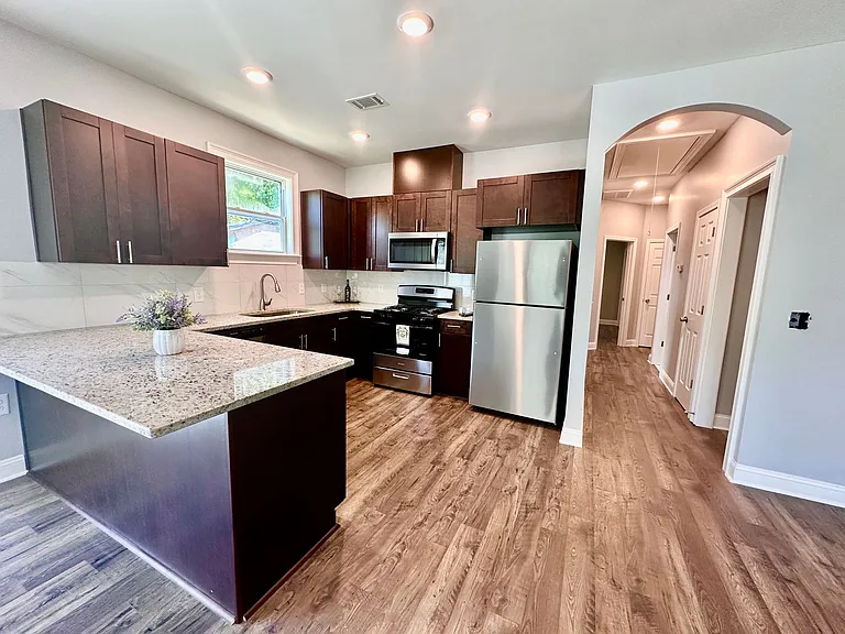 628 Milner St #A — Photo 2