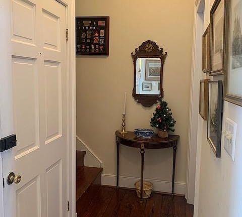 3rd image of 414 Prince St #4