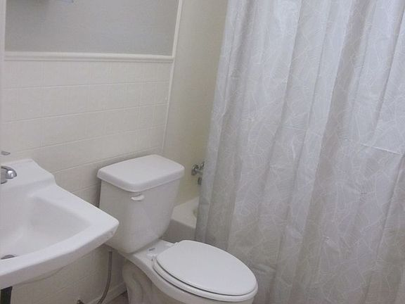 5th image of 2407 13th Ave #6