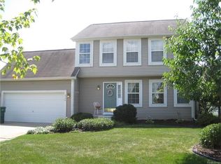 2756 Laurel Ridge Ln, Howell, MI 48843