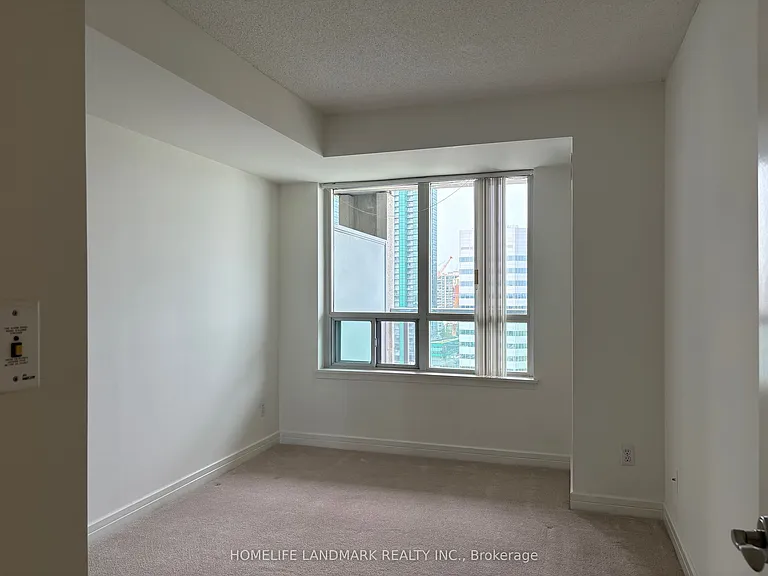 16 Harrison Garden Blvd #1812 — Photo 6