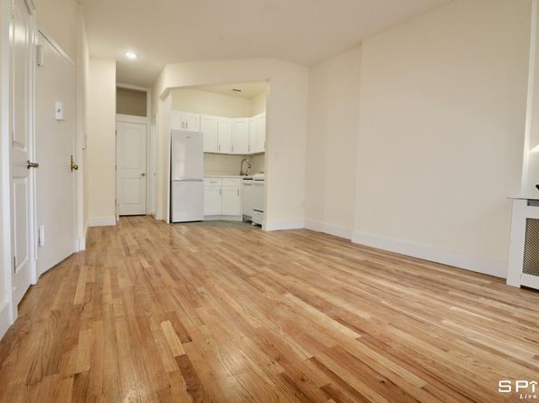 338 W 47th St APT 5C
