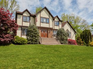 2 Eberhardt Ct, Montville, NJ 07045