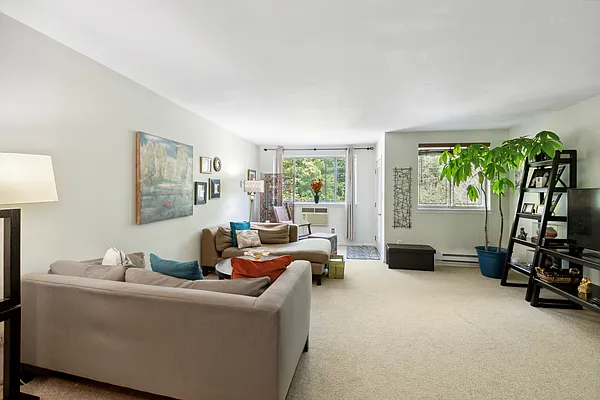 Sold by Remax Edge | media 4