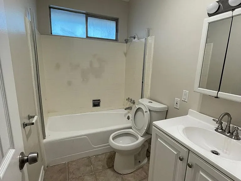 11185 Carson Dr — Photo 8