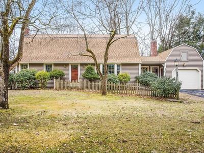 28 Powder Hill Rd, East Longmeadow, MA, 01028