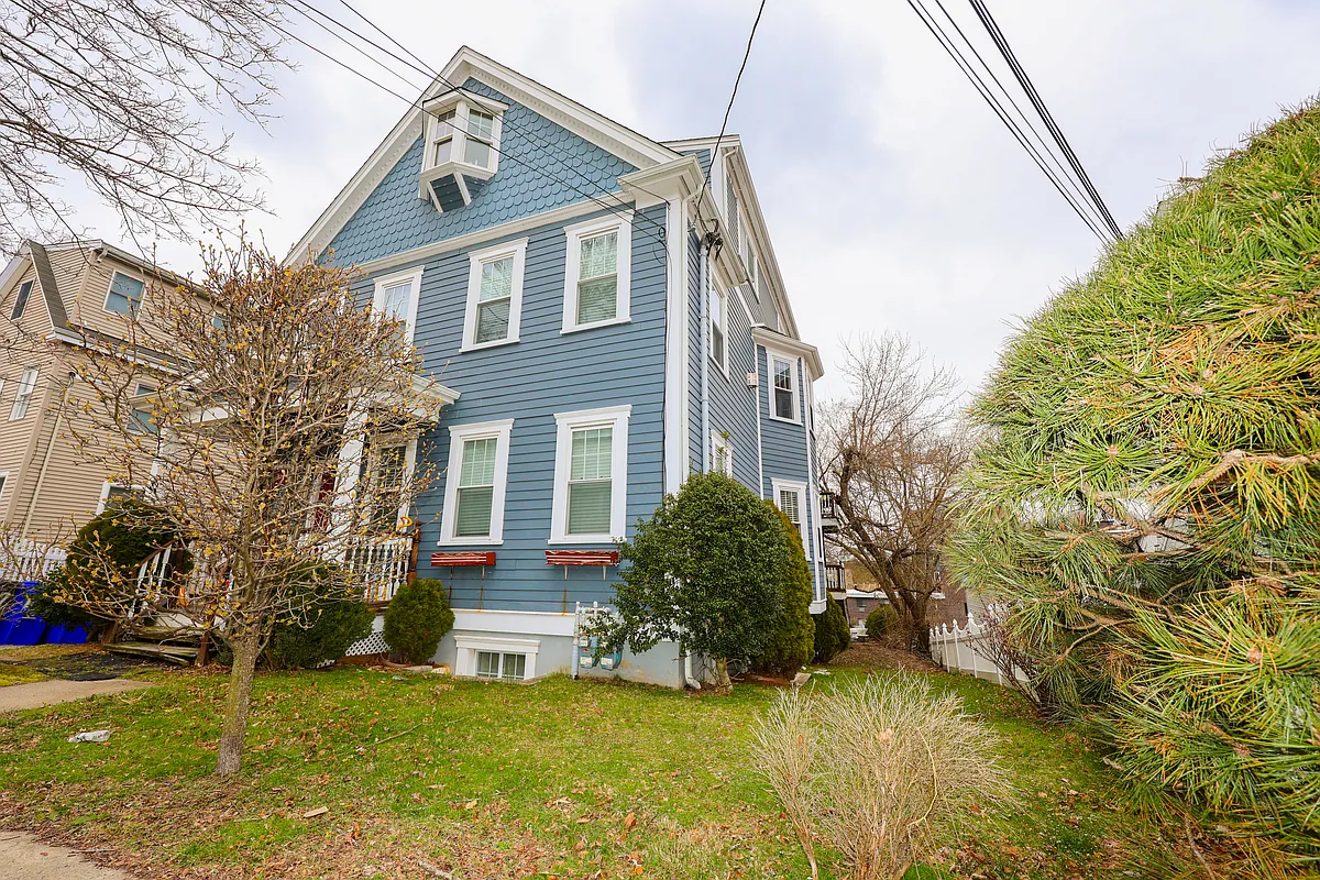 Building Photo - 127 Nonantum St #B