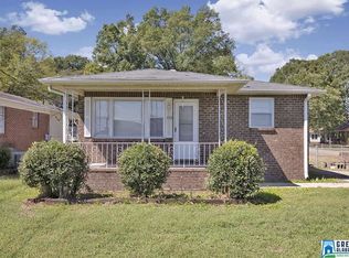 1002 Brooklane Dr, Hueytown, AL 35023