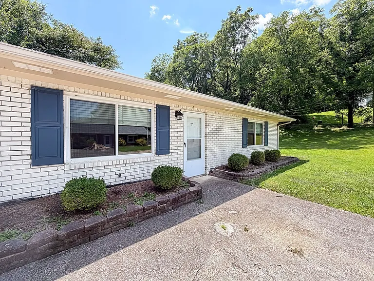 6076 Old Dayton Pike #A — Photo 4