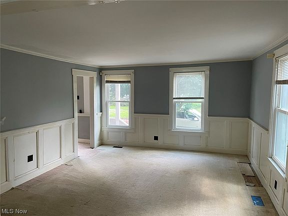 5th image of 101 1/2 W Montgomery St