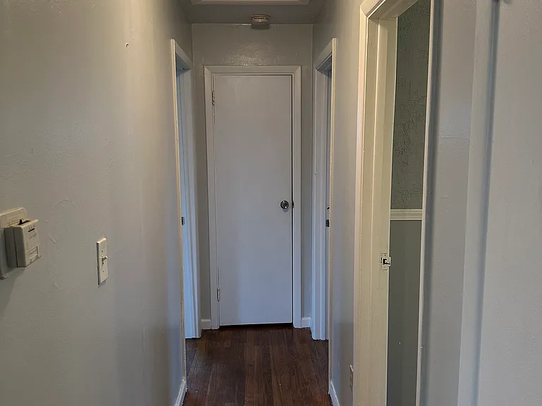 2615 Randall St — Photo 3