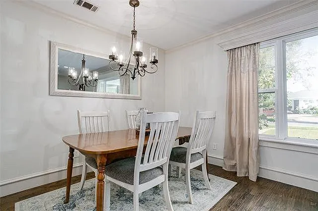 3704 Seguin Dr — Photo 2