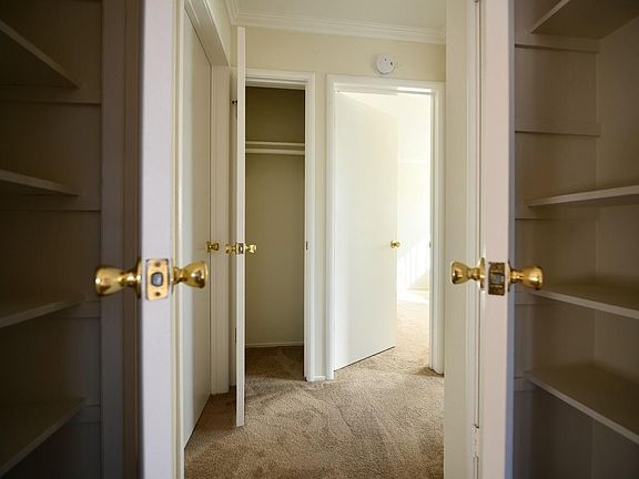 5th image of 524 E 17th St #9