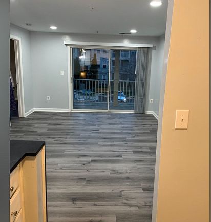 2nd image of 1060 Gardenview Loop #1