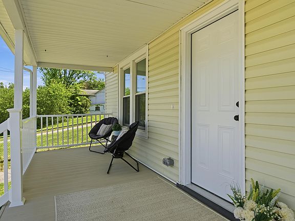 5th image of 904 Giles Rd
