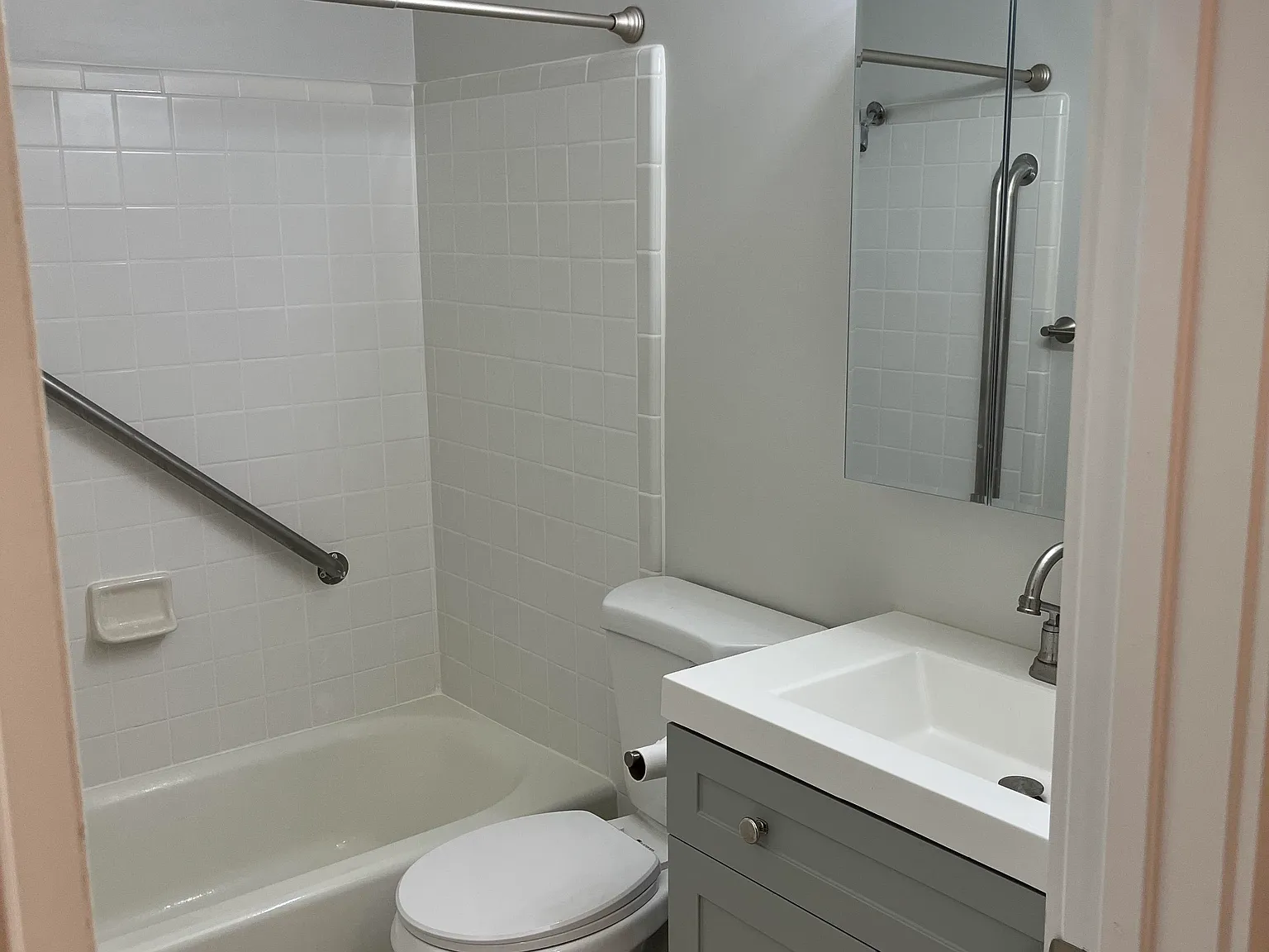 2 bed, 600 sqft, $1,600 — Photo 3