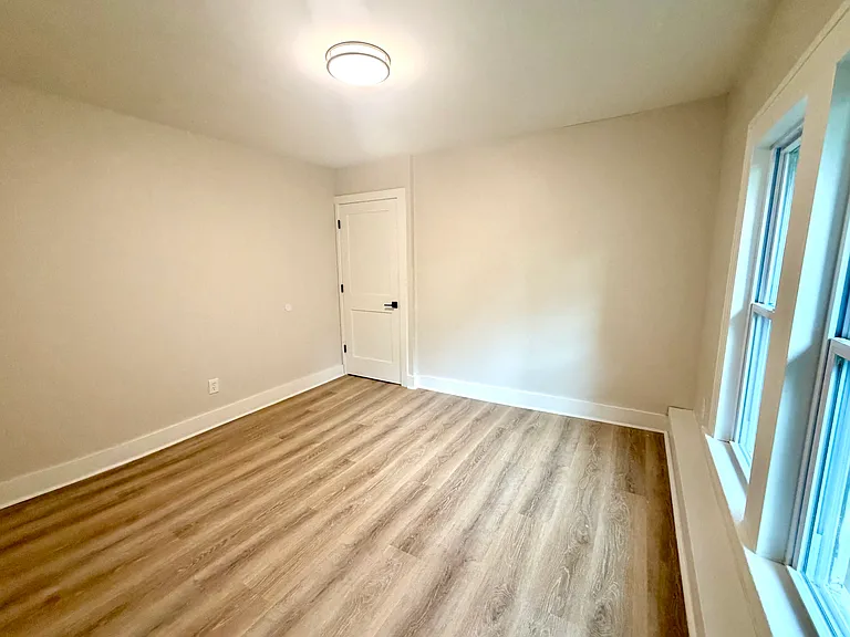 117-119 Meigs St #5 — Photo 9