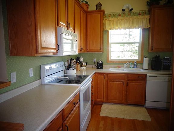 5th image of 20314 Fenston Ave N