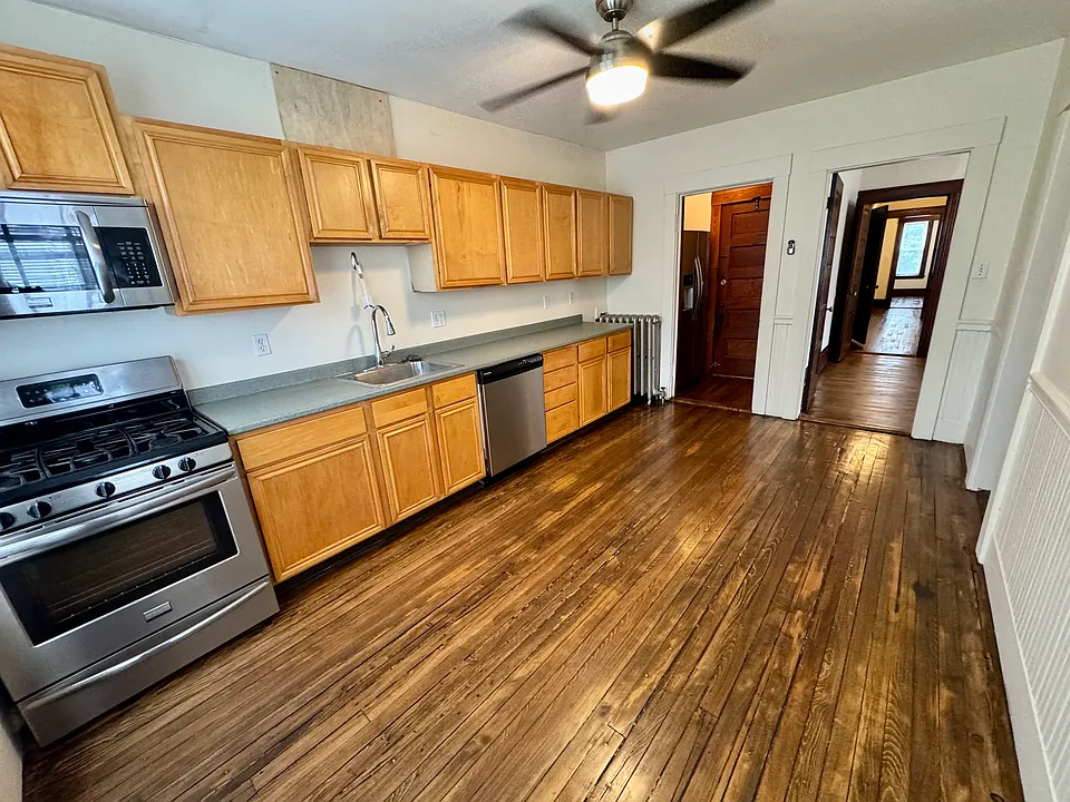 9 Fairfield St #2R