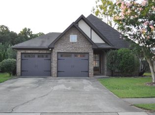 1052 Emerald Ridge Dr, Calera, AL 35040