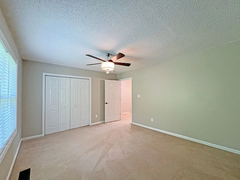 1100 22nd St NE #502 — Photo 15