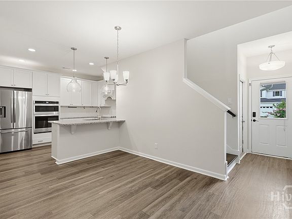 4th image of 99 Small Pine Lane
