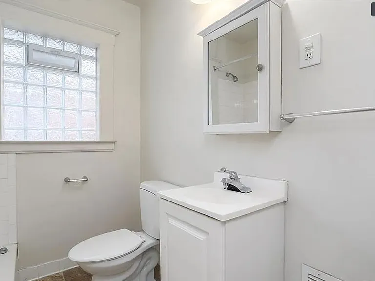 7356 Churchill St #2 — Photo 12