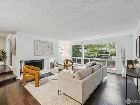 2500 W Manor Place #217, Seattle, WA 98199
