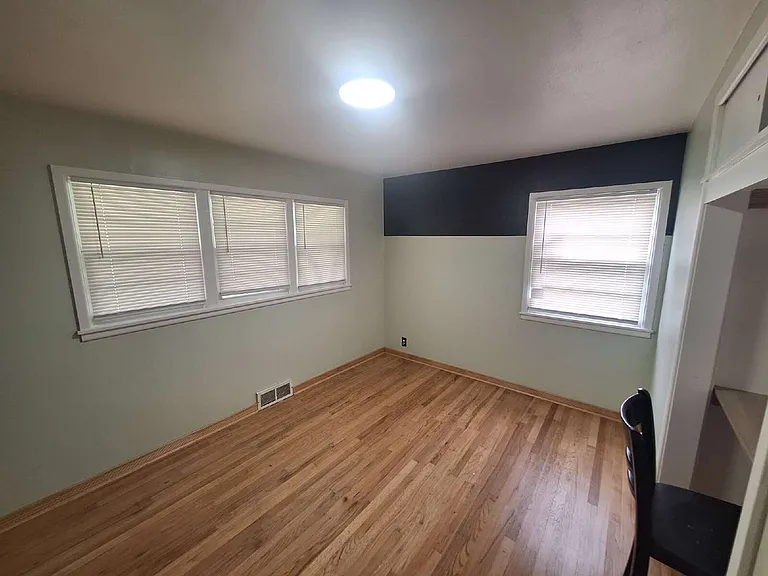849 Lexington Rd — Photo 4