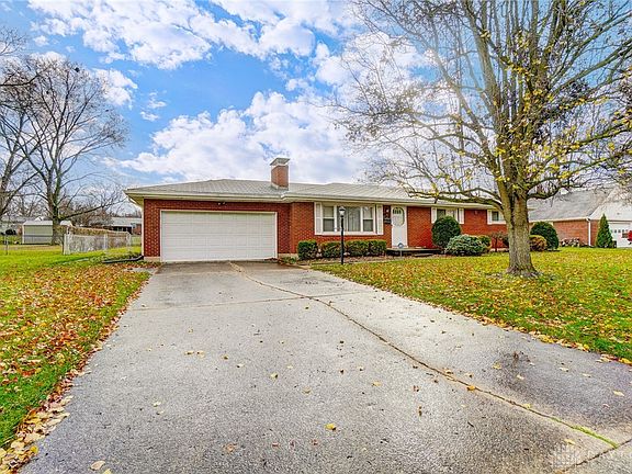 3rd image of 983 Wesleyan Dr