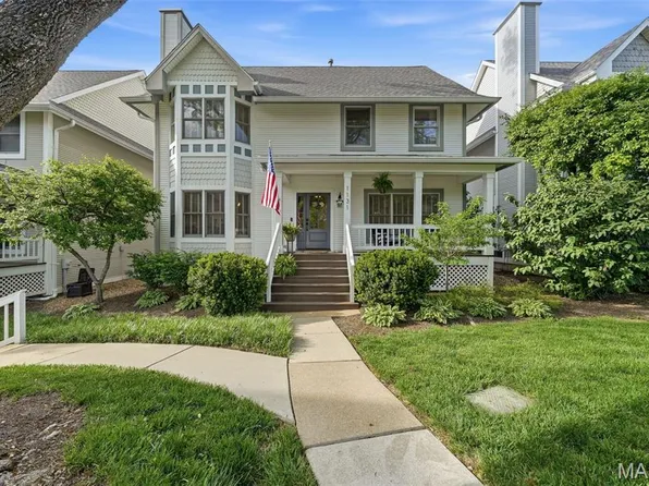 1131 Hawken Pl, Saint Louis, MO 63119