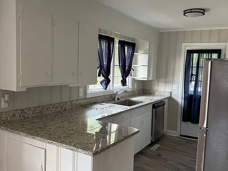 4109 Edwards Rd — Photo 4