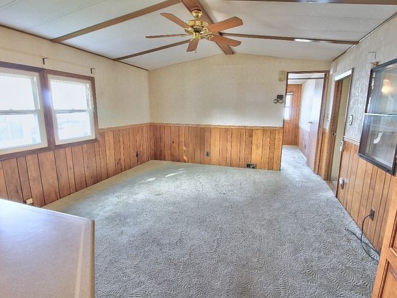 5th image of 556 Central St #43
