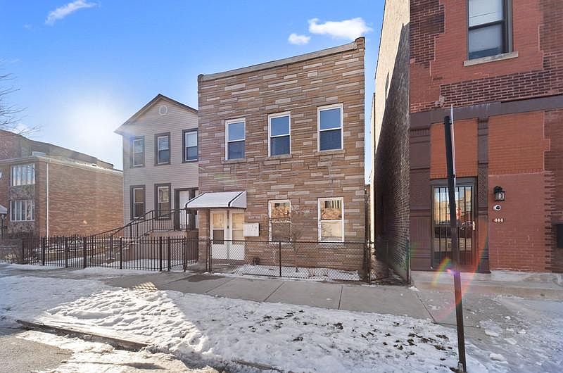 1st image of 3002 S Wells St #1-2