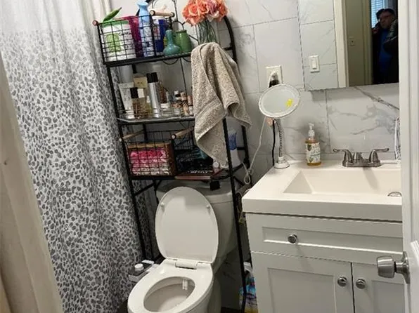 2347 81st Street image 4 of 8