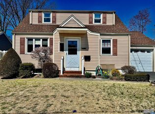 39-03 Taylor Rd, Fair Lawn, NJ 07410