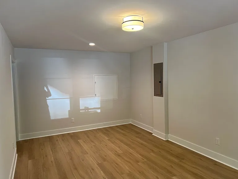 1356 Briar Creek Rd — Photo 11