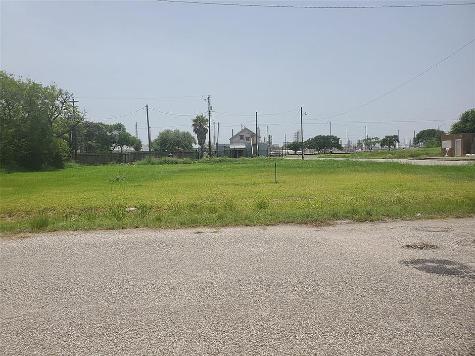 2nd image of 227 1st Ave N