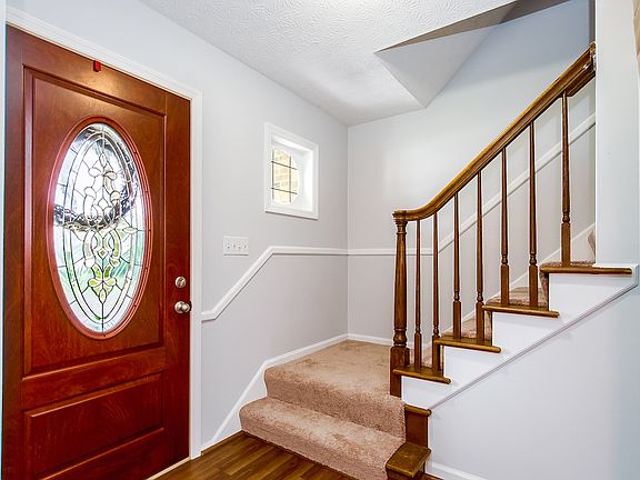 2nd image of 1175 Cloverknoll Ct