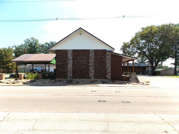 223 N Broadway St, Centralia, IL 62801