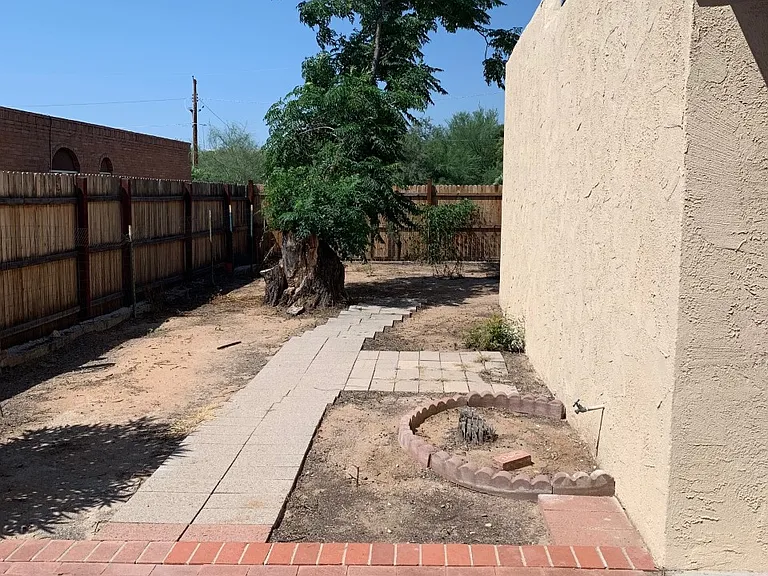 3308 E Presidio Rd — Photo 11