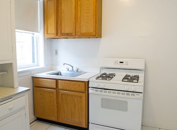 4th image of 537 W Wellington Ave APT 24