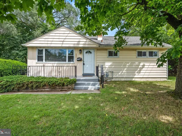 231 New St E, Glassboro, NJ 08028