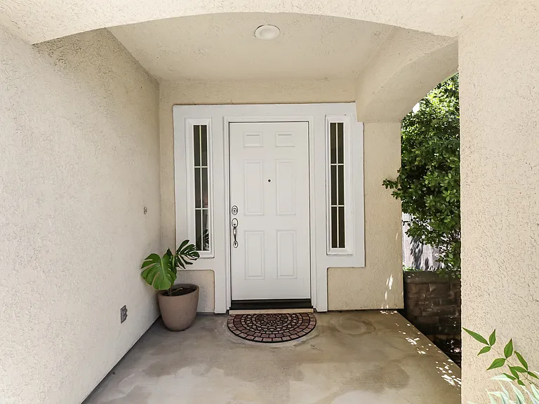 1746 Trinity Way — Photo 2
