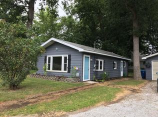 11184 Pottawotomie Trl, Walkerton, IN 46574