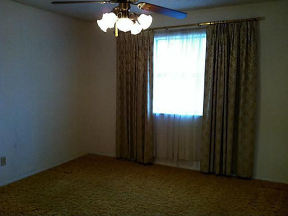 5th image of 401 Briarwood Dr