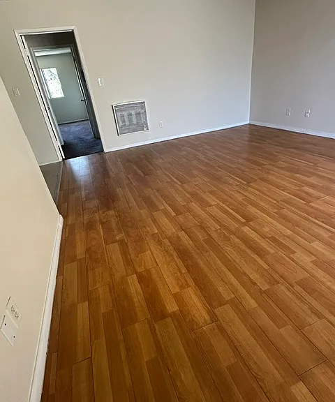 13101 Oxnard St #11 — Photo 3