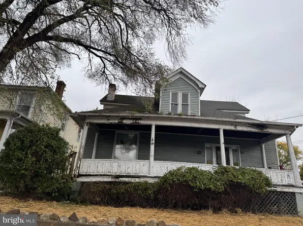 110 N Main St, Edinburg, VA 22824